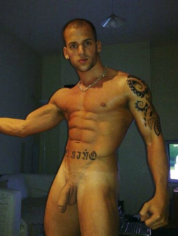 southerndudes:   My Pics&amp;Videos … please follow me @ Southerndudes   Click here to SUBMIT a photo to me (this weeks ‘theme’ is WORSHIPPING SOUTHERN DUDES)  