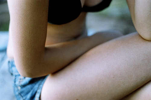  Meu short já não entravam mais, a maquiagem já havia vencido, e só restavam
