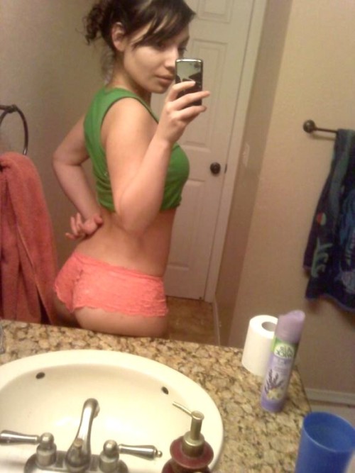 cellphonehotties:  (via imgTumble)  adult photos