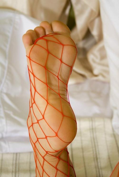 feetplease:Fed fishnets: made for tearing.feethunter:Fishnets are funky!
