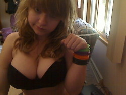 teenrave:  big tatas in a black bra 