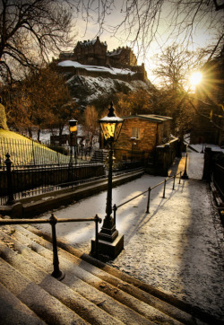 bluepueblo:  Edinburgh, Scotland photo via