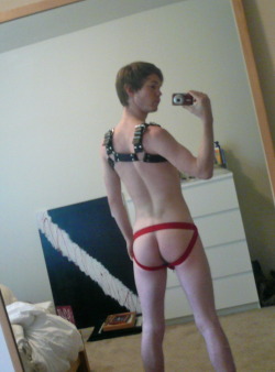 Oh Aaron, how did you know that red was my favorite color? Love the harness, too. Unf.