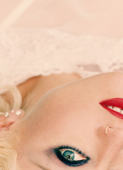 Aperfumedpearl:  Madonna. Bedtime Stories.