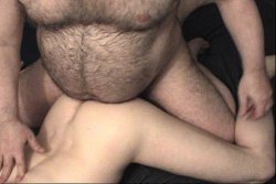 asianforcock:  I love the weight of daddy’s