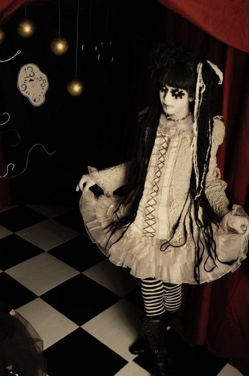 gothichorrorpictureshow:  Thank you  so much for sharing such beautiful images. 