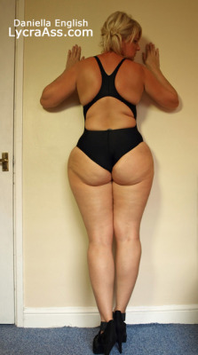 bbwgirlsfatwomen:  #bigass big juicy ass blonde in tight bikini tits-ass-stockings:  #juicy Sexy big ass milf in tight swim costume boobs-and-booty:  #bigbooty big ass squeezed in tight bikini lycraass:  #juicy #booty My juicy ass in tight lycra bikini