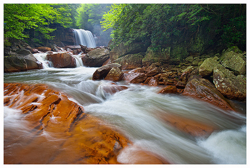 fuckyeahunitedstates:  Douglas Falls, North Carolina