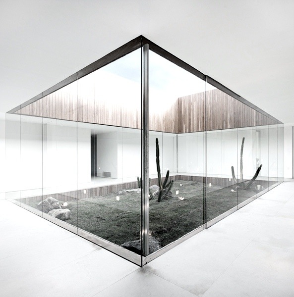 fiore-rosso:  ,isay weinfeld 