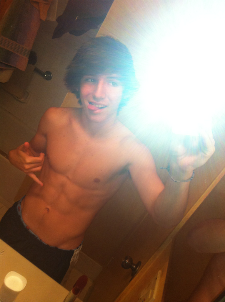saminyamouth:  d0llarbillsandbitches:  pr1nc3-charming:  st4rchy:  can i have him