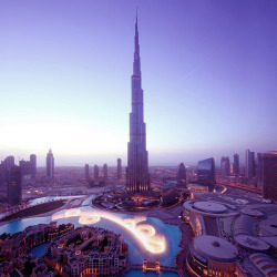 kurdithakidd:  Burj Khalifa, Dubai. The tallest building in the world. 