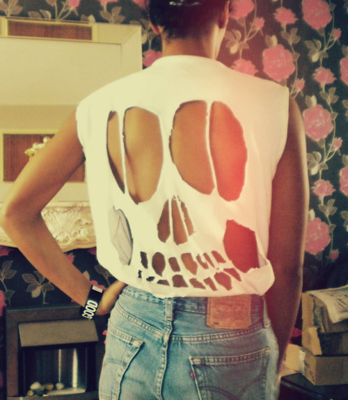 petitewildthing:please give me this shirt..