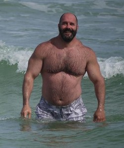 guysthatgetmehard:  ocean beef 