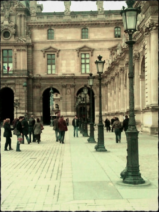 Take a Hike.
By the Museum.
Paris