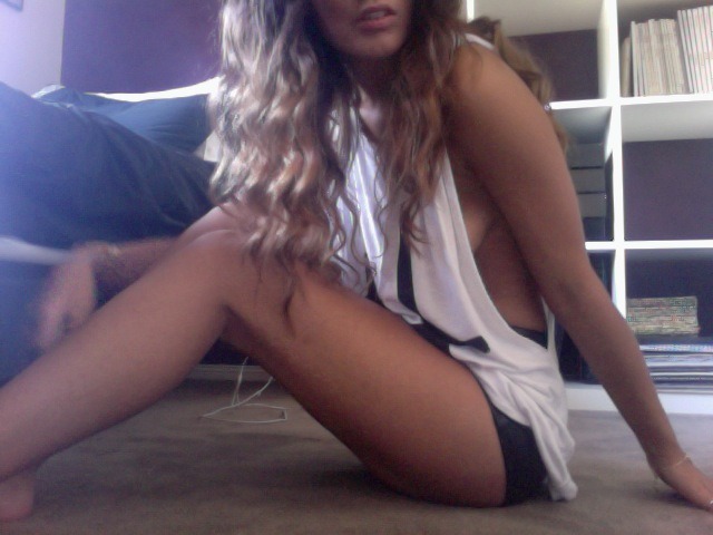 beautyofpale:  mortalem:  my insta : mxnongt follow ig = check out  Pretty n’