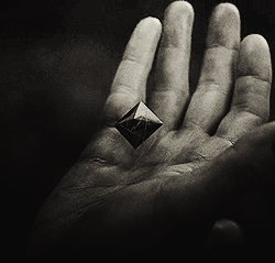  The resurrection stone. 