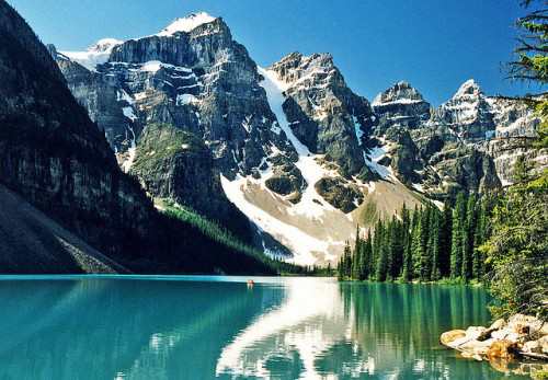 (via Valley of the Ten Peaks at Moraine Lake Alberta Canada | Flickr - Photo Sharing!)