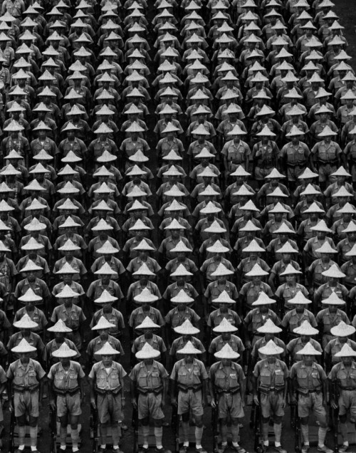 Army Day parade, Taiwan photo by Howard Sochurek, 1951