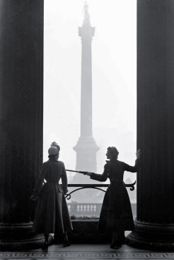 The New Look National Portrait Gallery, London; photo by Norman Parkinson for Vogue, March 1949