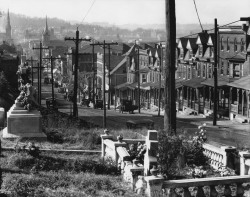 Street in Bethlehem. Pennsylvania photo by Walker Evans, 1935