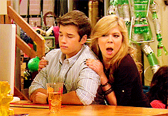  Jennette McCurdy. Atriz e cantora, famosa no mundo inteiro. Ganha muito atuando