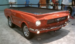 raiseddownsouth:  Coolest pool table ever