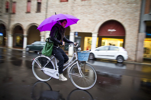 mysuperego: Ferrara Cycle Chic_101 by Mikael Colville-Andersen on Flickr.