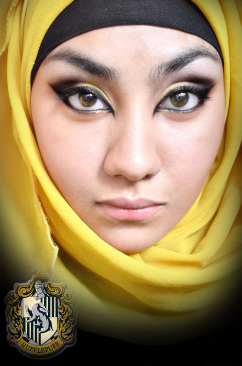 faineemae:thepseudoreligious:faineemae:Hogwarts Houses Hijabi-fied. Holy crap, I refreshed my d