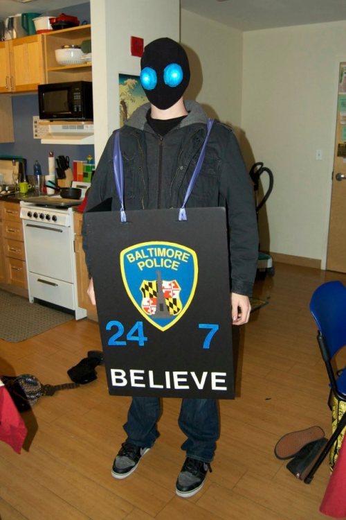 ryanselvy:  Have a happy Halloween! This year I was a Baltimore blue light and I won a contest. You know, no big deal. New comic tomorrow. 