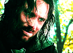 etherelle:He knelt for a while, bent with weeping, still clasping Boromir’s hand. So it was that Leg