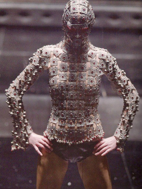 XXX morsure:  alexander mcqueen spring summer photo