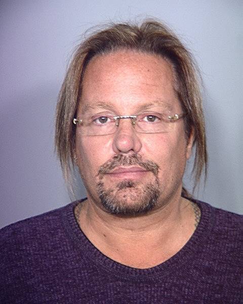 According to The Associated Press, MÖTLEY CRÜE singer Vince Neil will plead guilty