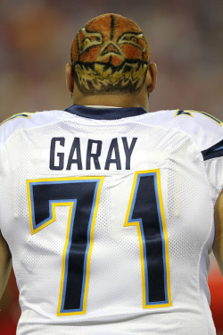 nfloffseason:  Happy Halloween from Antonio Garay’s hair. And Chargers fans wonder why some think San Diego is soft. This is certainly one of several reasons. 