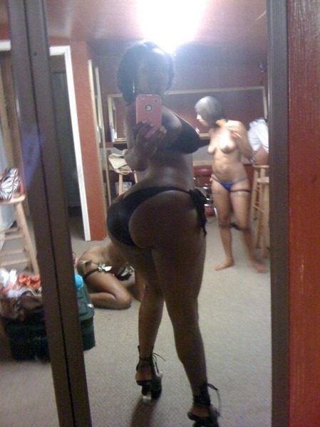 badbroads:  http://badbroads.tumblr.com/ TJ’s -Hollow Monday-