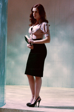 goddesstasha:  Scarlett Johansson patent leather peeptoe slingbacks Goddess Tasha Only High Heels