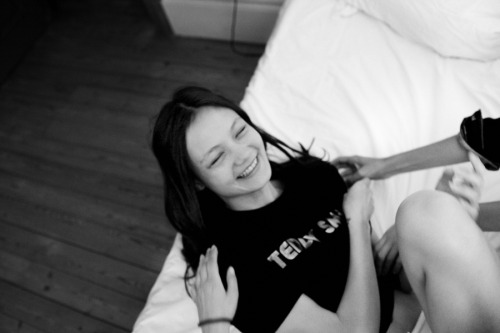 youthfairy:  electric-wish:  she’s adorable, just look at her face!  she’s my fav definitely 