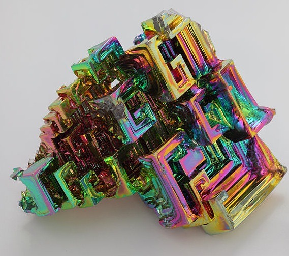 k4rkl3s:  intrinsicallylinkedlife:  Bismuth is a chemical element with symbol Bi