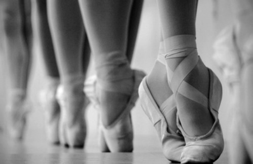 starv-edx:  Why is she the only one not en pointe