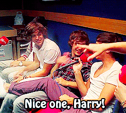 hazza-to-myboobear:  vas-happenin-larry:   zayn, try to control yourself. i mean, i know its funny and everything. but you’re laughing a little too hard…  LOLOLO A+ ^  OMG I LOVE THESE BOYS  OMG I CAN&rsquo;T!!!!