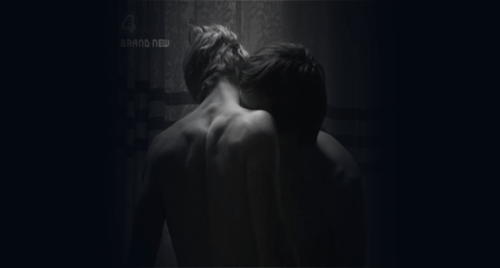 addicted2skins:  Shall i give you head?   Kurde, ja dla tej sceny obejrzałam dwa sezony beznadziejnego serialu. Kto nie ma życia?