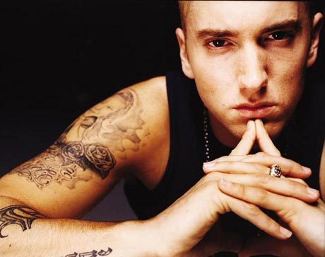  As criticas não me abalam os elógios não me iludem. Sou o que sou não o que dizem  Eminem 