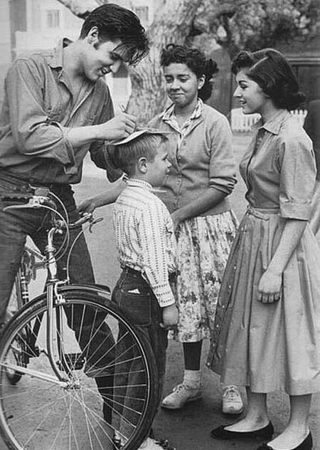fear-bike-beer: cycle elvis!