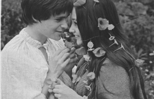 memoriasdeumanjo:  Só tem uma coisa no mundo mais bonita que você: nois dois juntos 