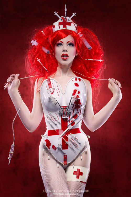 postnatalpissparty:  holybat:  Psycho nurse by *Ophelias-Overdose  Red eyebrows <3I’m still deciding whether I should do red brows or not when I’ve done my hair.. 