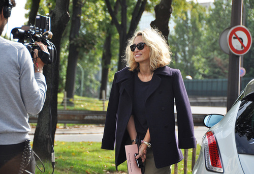 c-aptivate:  dont know why i love this so much - just a combination of the hair, sunglasses and structured jacket i think. 