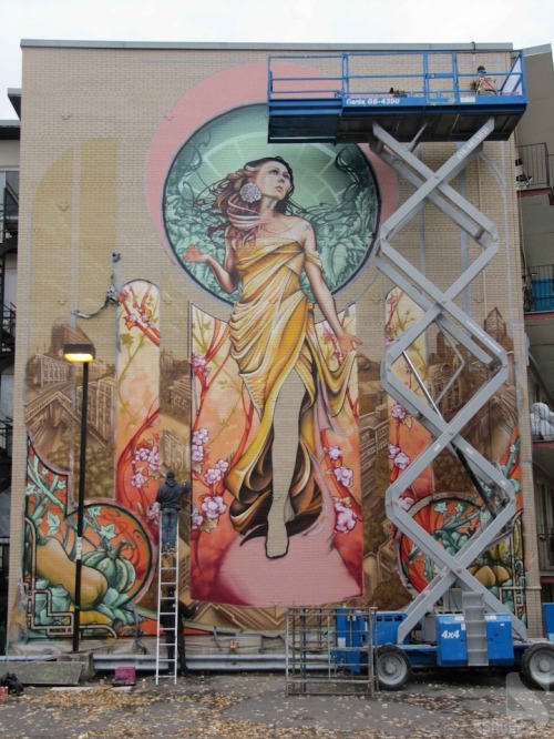 chupetaexplosiva:  ianbrooks:  Massive Art Nouveau Mural by a’shop Made with 50 different colors and over 500 cans of graffiti, these artists recently produced this stunning Goddess on the side of a 5-story high apartment building. Your graffiti is