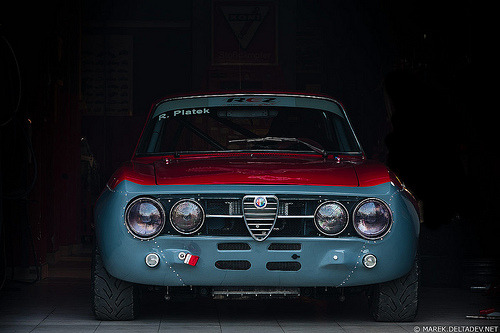 carpr0n:
“ Is it safe outside?
Starring: Alfa Romeo GTAm
(by marekm)
”