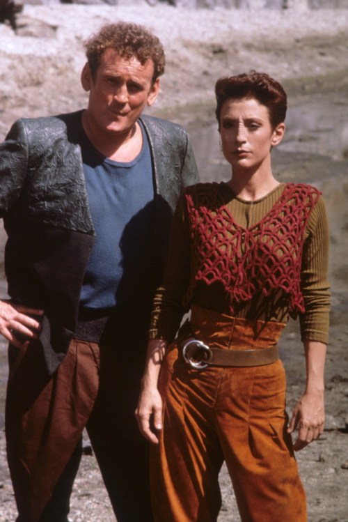 survivor-trek:spockandhiskillerbriefcase:Deep Space Fashioni would wear either of these outfits