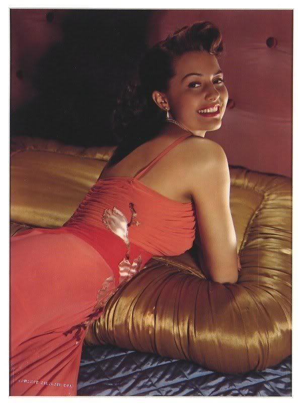 jeanjeanie61:
“ Cyd Charisse - Photo By Clarence Sinclair Bull
http://adski-kafeteri.livejournal.com/
”