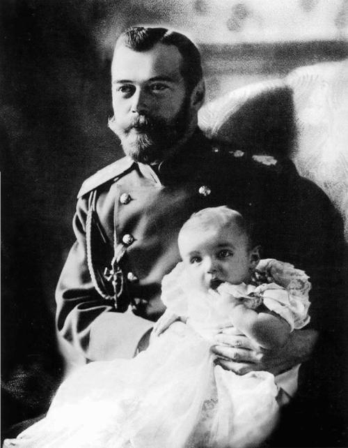 Tsar Nicholas II with Alexei, 1904. 